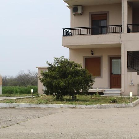 Vakis Apartments 2 Romanon Экстерьер фото
